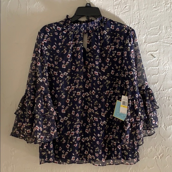 NWT Cece blouse. - Picture 1 of 6